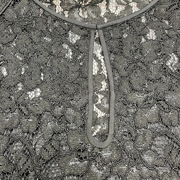 DIANE VON FURSTENBERG Gadie Dark Romance Black Lace Keyhole Party Blouse SZ 4 - Picture 8 of 16